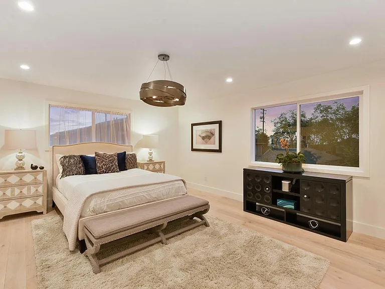 Quiet primary suite on the second floor
