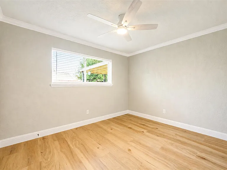 4911 Fairdale St — Photo 22