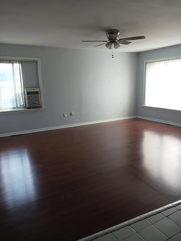 3 bed, 1.5 bath, 1125 sqft, $1,350 — Photo 4
