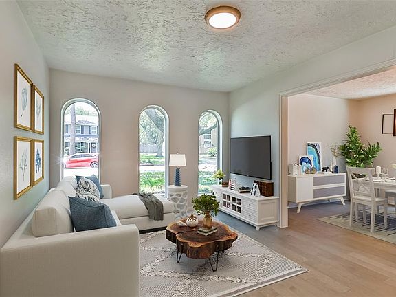 5th image of 15610 Singapore Ln