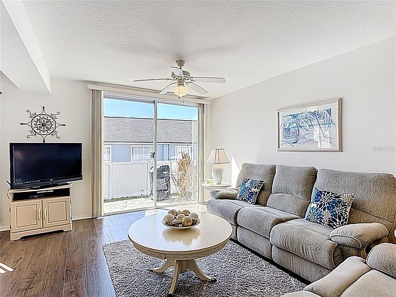 3rd image of 565 ORCHID DRIVE