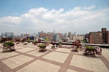 3rd image of 95 Horatio St APT 2A