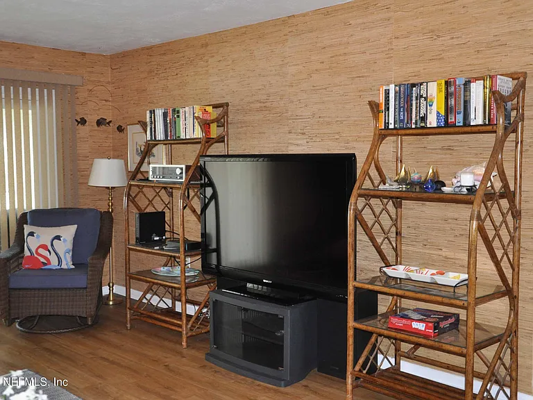 10 10th St #33 — Photo 6