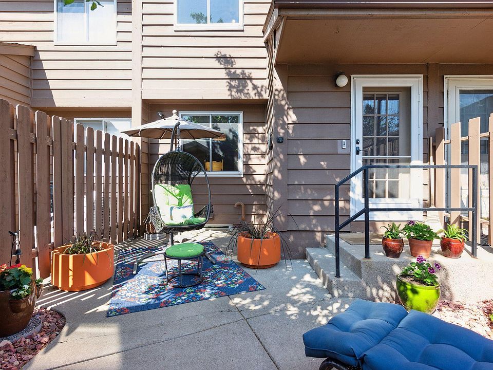1st image of 2035 9th Ave E