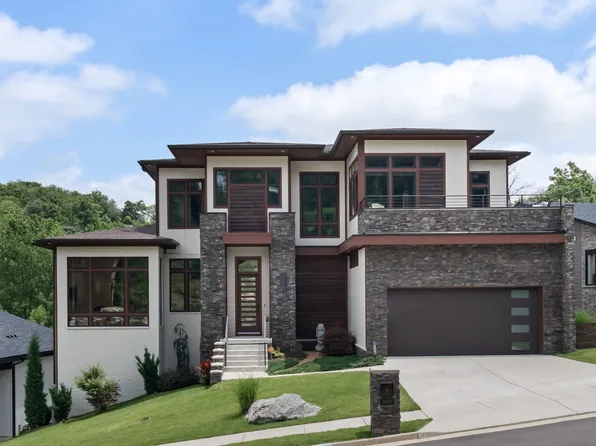 5820 Woodland Hills Dr, Nashville, TN 37211