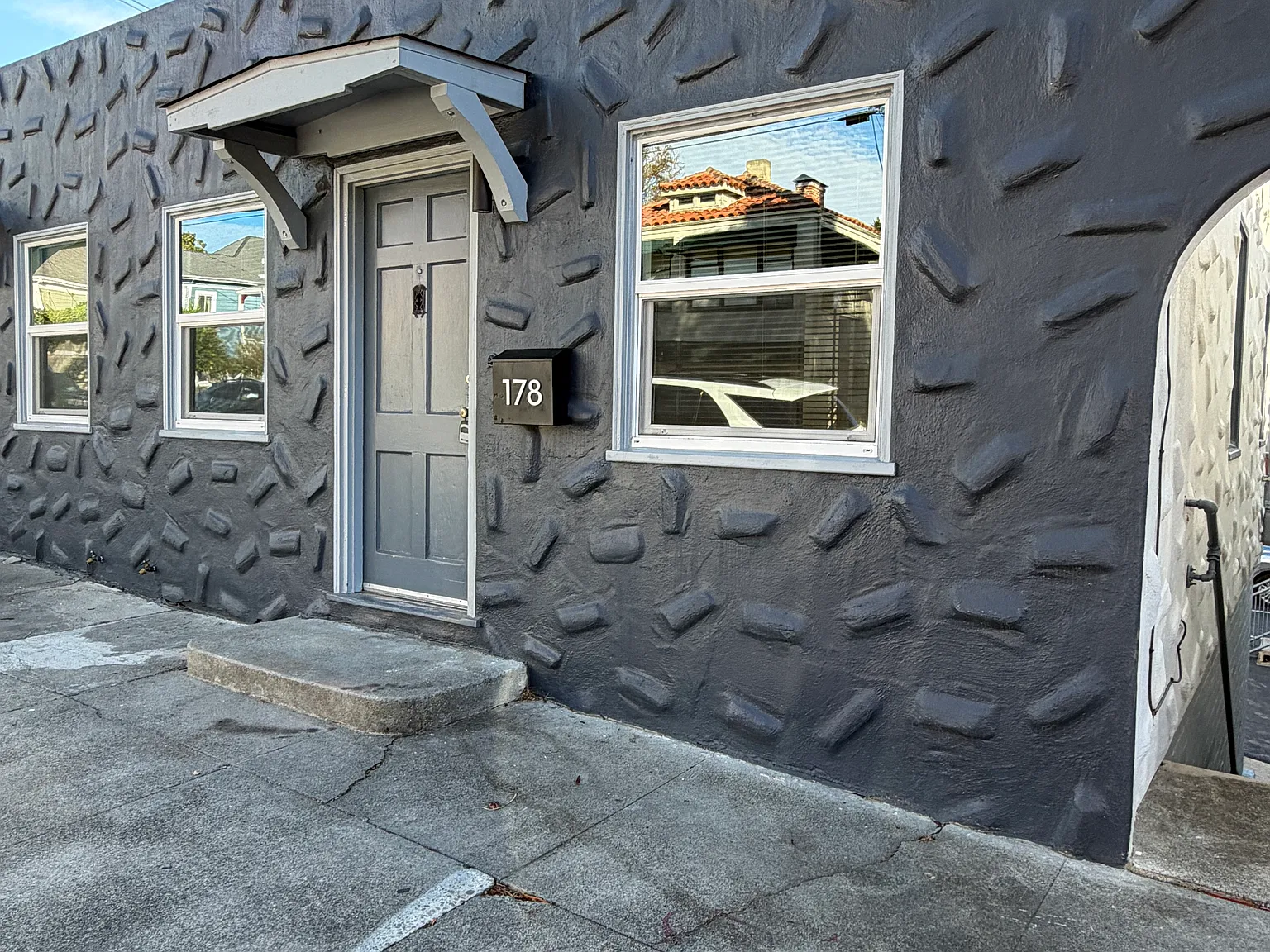 1 bed, 500 sqft, $1,800 — Photo 1