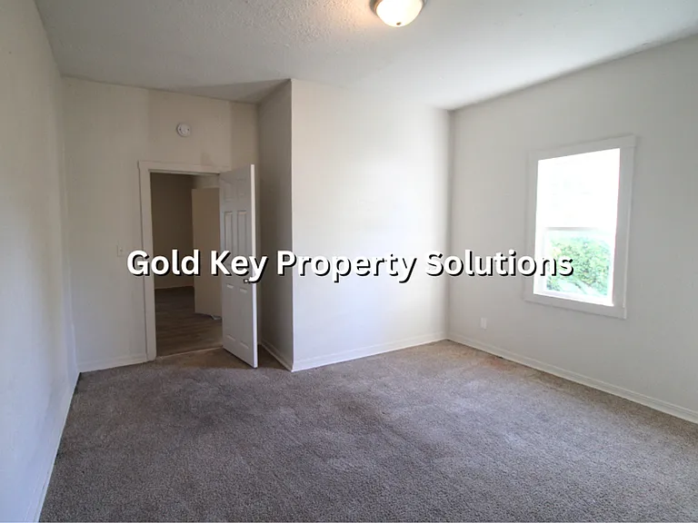 2223 Chase St — Photo 13