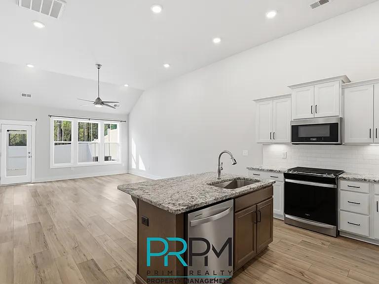 6 Thornfield Dr #1 — Photo 5