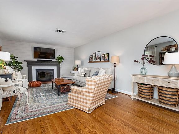 5th image of 3416 Greenhill Dr