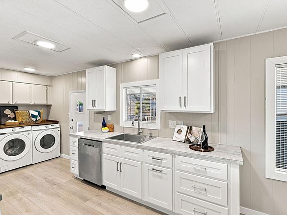 5th image of 2395 Delaware Ave #85