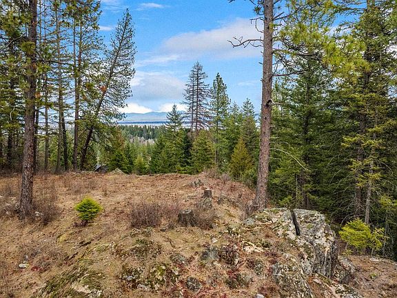 4th image of 832 Mountain Ridge Dr