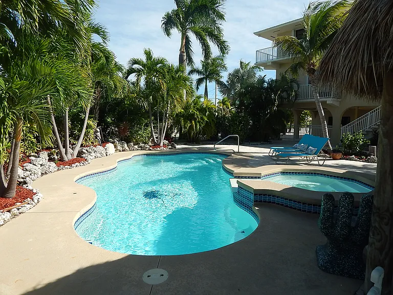 952 Lagoon Dr — Photo 4
