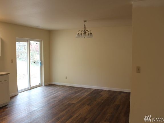 5th image of 1030 E Trails End Dr