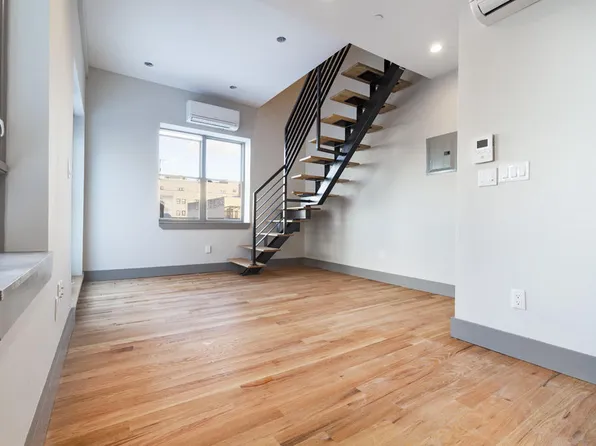 846 Monroe Street image 1 of 17