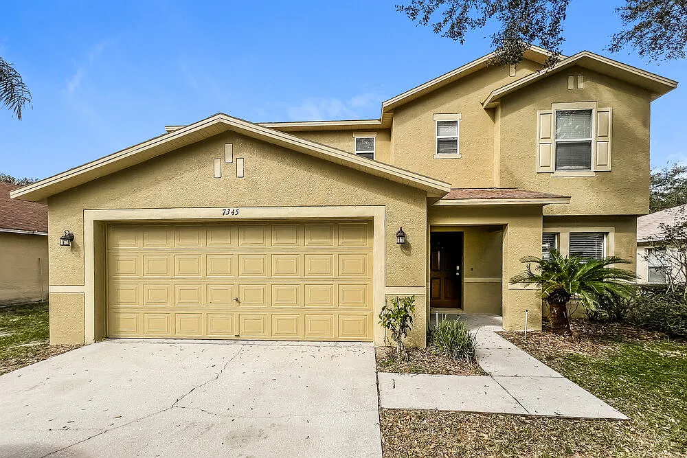3 bed, 2.5 bath, 2749 sqft, $3,860 — Photo 1