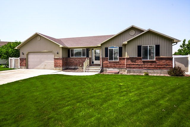 443 Snake River Cir, Rigby, ID 83442 | Zillow