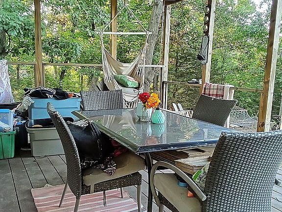 2nd image of 369 Greentree Rdg