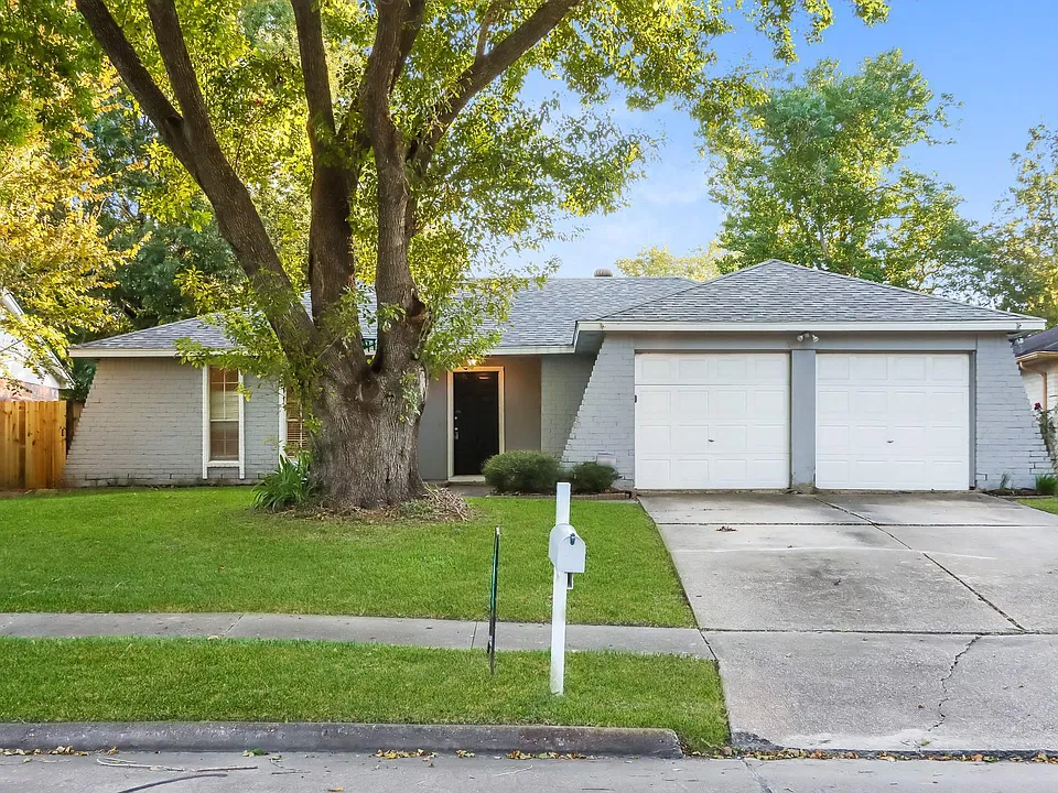16310 Forest Bend Ave