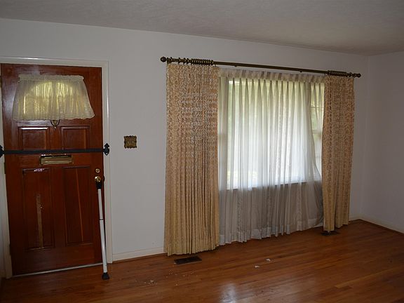 4th image of 1823 Cascade St