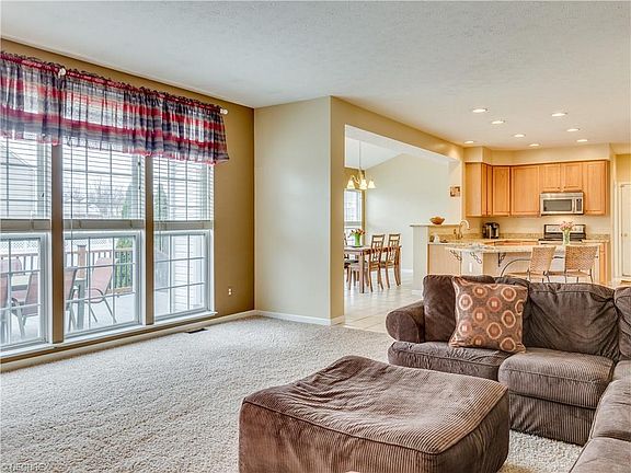 4th image of 3491 Symphony St