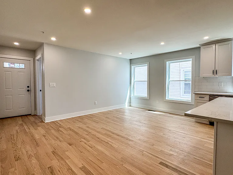 121 Princeton St #121 — Photo 5