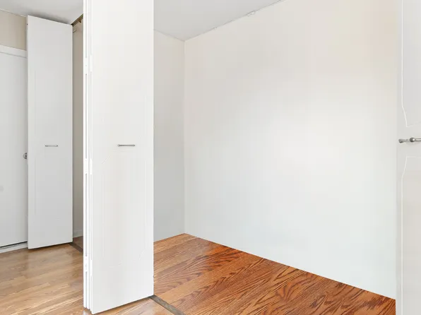 555 Kappock Street image 10 of 23