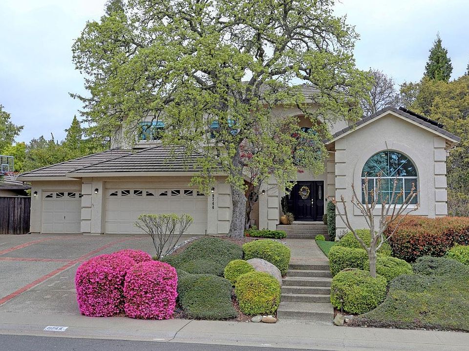 2nd image of 9744 Weddington Cir