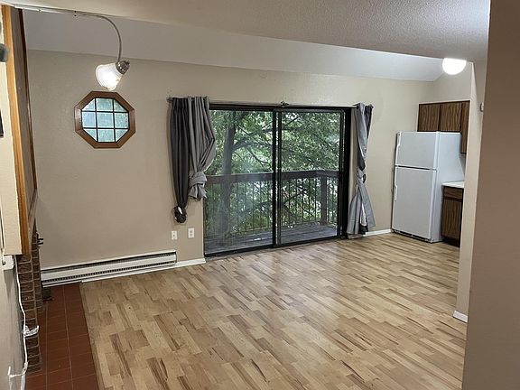 4th image of 4501 Boardwalk Dr E #15221602