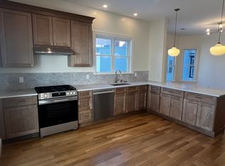 432 Meridian St FLOOR 2, Boston, MA 02128