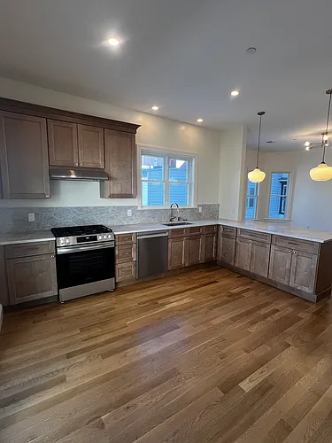 432 Meridian St #2 Photo 1