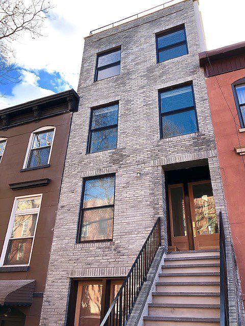 1st image of 152 Huntington St #1