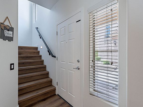 Entry/Foyer