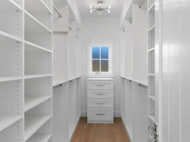 1215 E Balboa Blvd — Photo 19