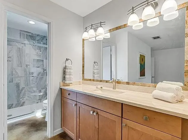 7104 Lunar Dr — Photo 9