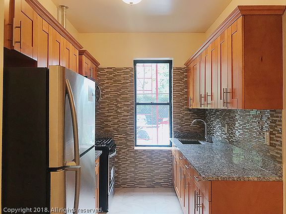 3rd image of 8806 Parsons Blvd #A