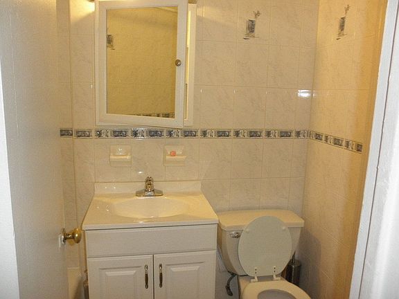 4th image of 333 E 86th St APT 2D