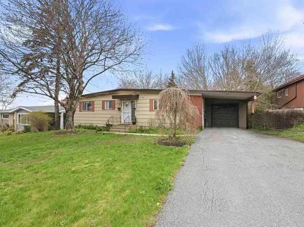 33 Marlwood Dr, Halifax, NS B3M 3H4