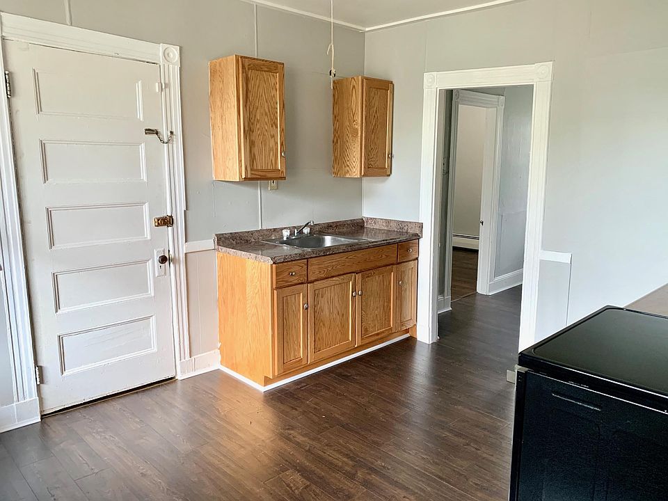 12 west street Waterville ME 12 West St Waterville ME Zillow