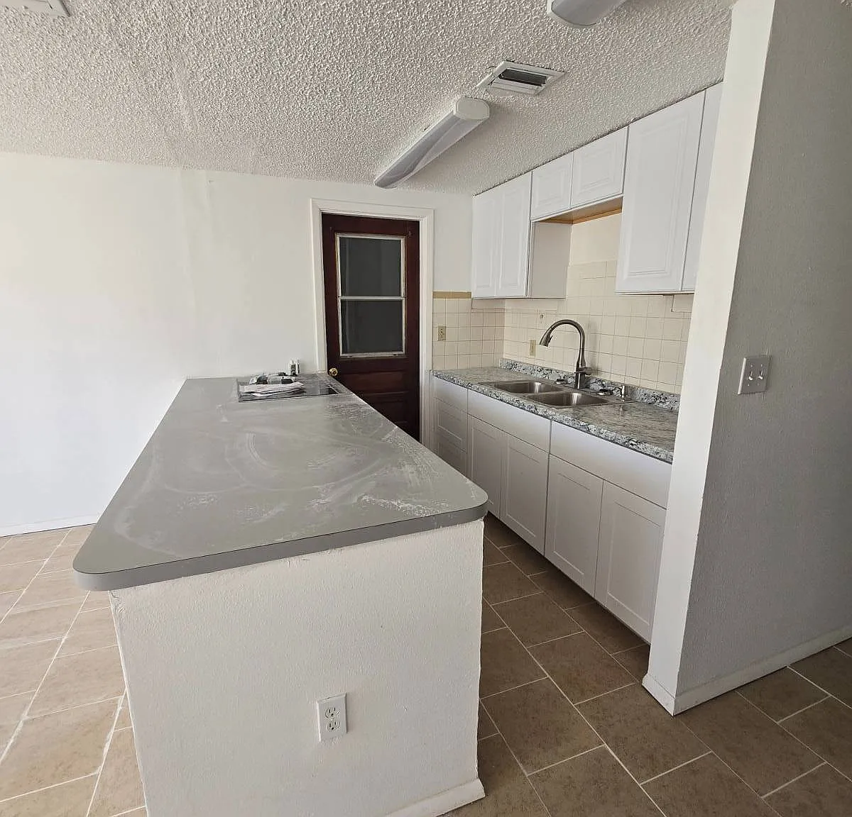 2 bed, 1.0 bath, 722 sqft, $950 — Photo 4