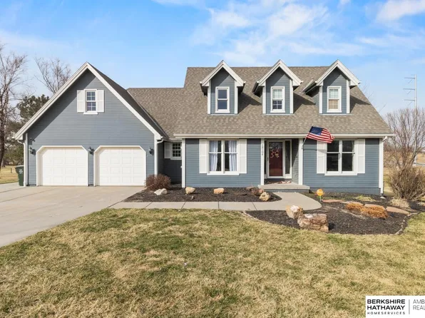 18104 Murray Trl, Gretna, NE 68028