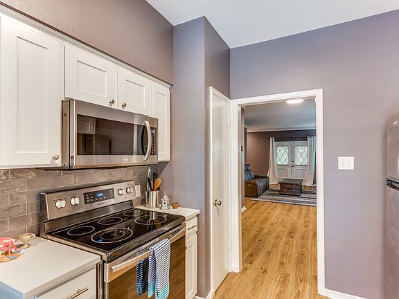 5th image of 4320 Bellaire Dr S APT 235W