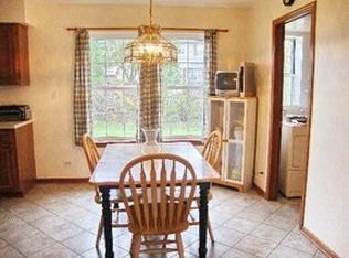 539 Surrey Ridge Dr, Cary, IL 60013