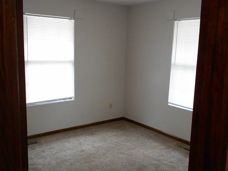 1021 N Kiger Rd — Photo 8