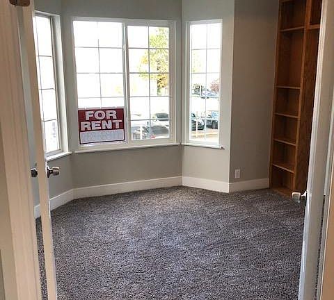 3rd image of 5340 S Beacon Hill Cir