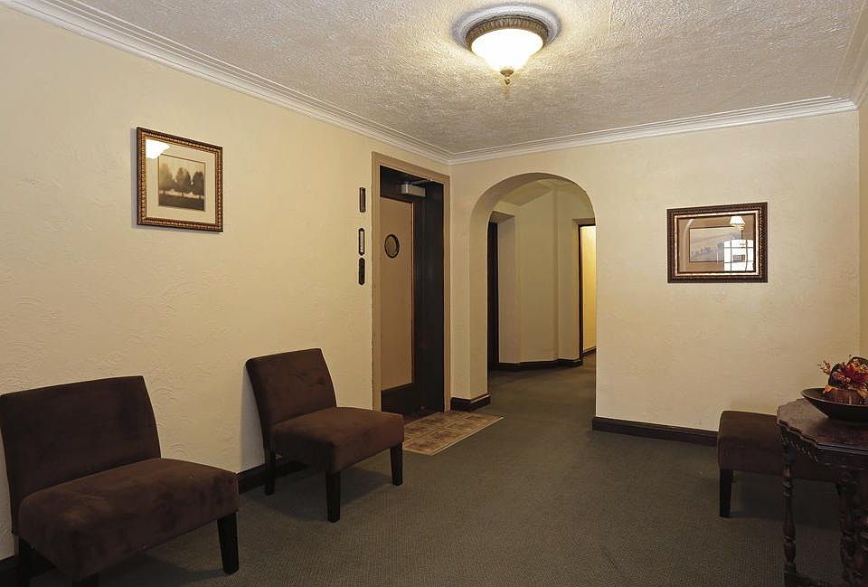 WINGATE LOBBY_03232018