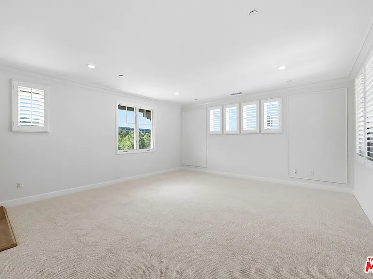 13079 Bluff Creek Dr — Photo 23