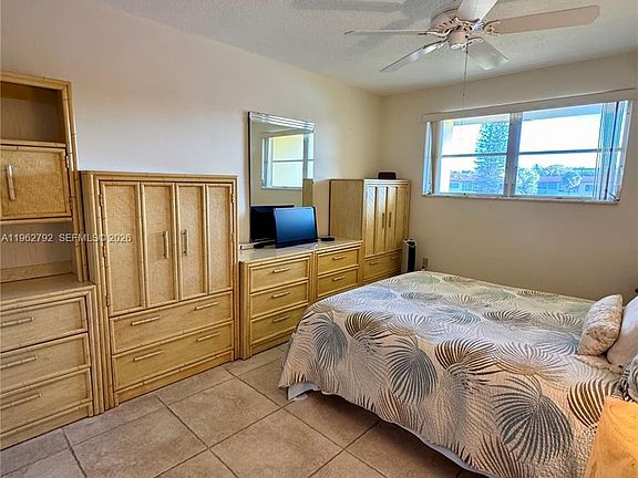 3rd image of 2940 NE 203rd St #213-C