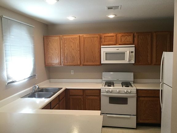 4th image of 5028 S Rainbow Blvd Unit 103