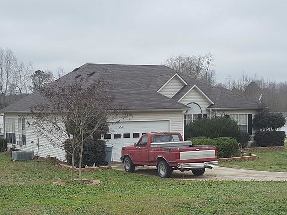 2nd image of 109 Cottonwood Trl