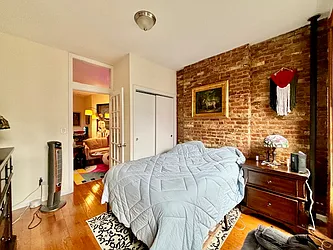 Rented by KNOCKKNOCK LLC